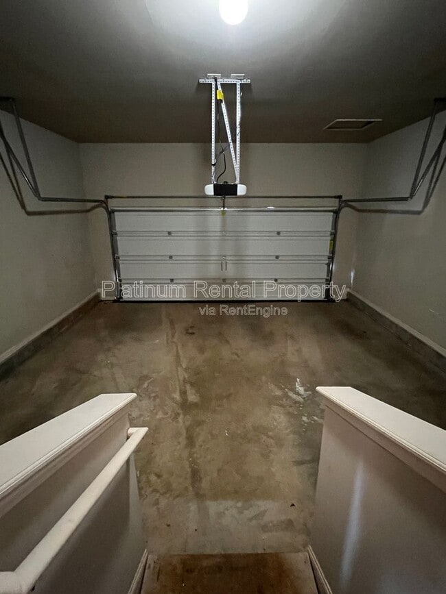 Building Photo - 4770 Leatherstone Way