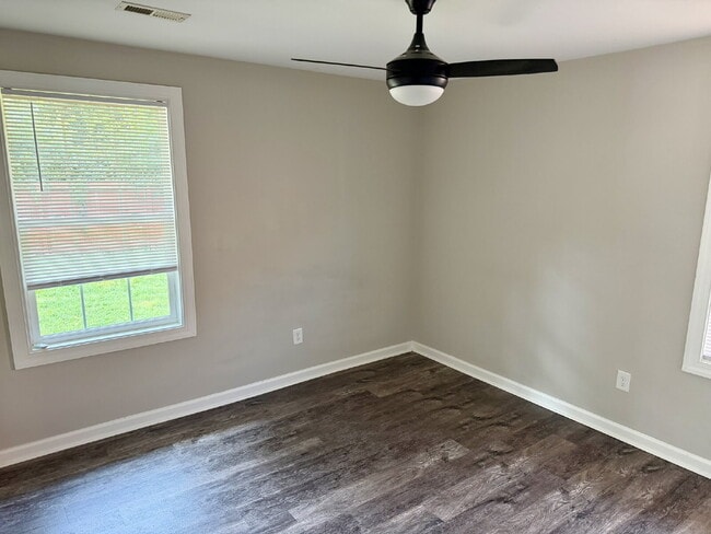Building Photo - East Nashville 2-bedroom in a location you’ll love!