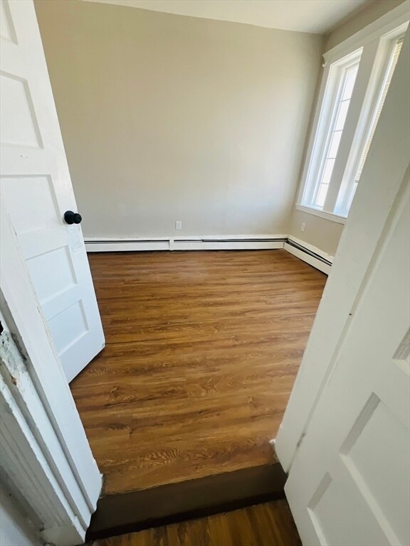 Building Photo - 526 Western Ave