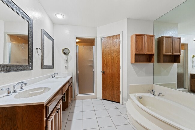 Building Photo - 2007 Harwell St