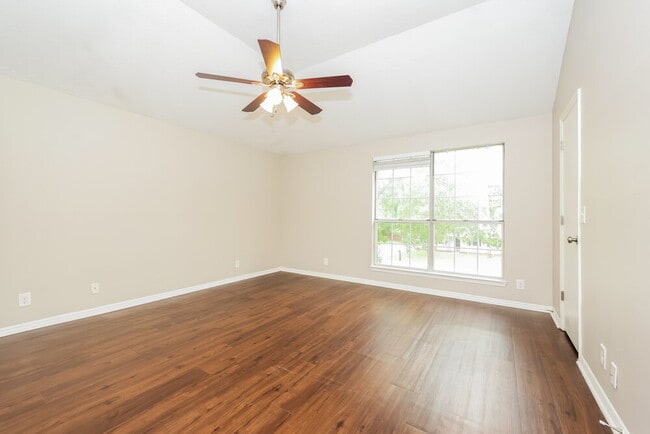 Building Photo - 114 Tedder Blvd