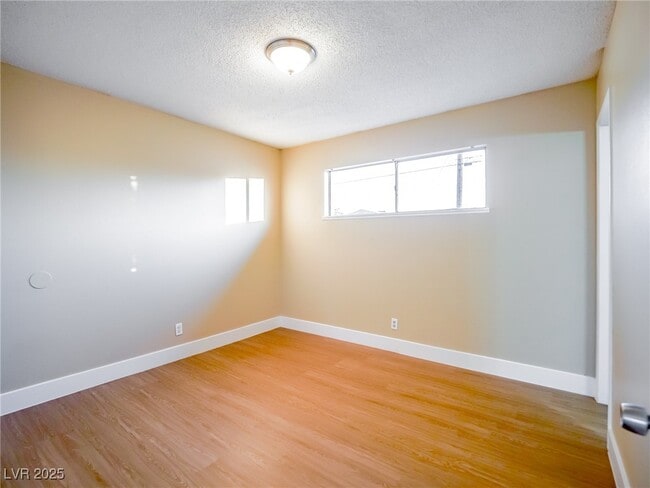 Building Photo - 6217 Burgundy Way