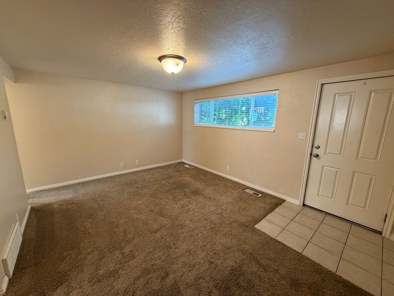 Building Photo - 1633 S 740 E