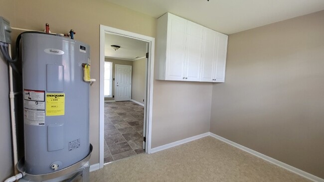 Building Photo - 6408 Robinhood Ln NW