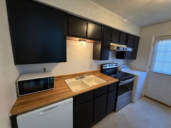 Building Photo - 1301 Indian Trail