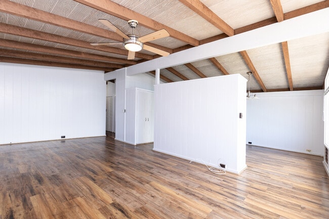 Building Photo - 1680 Hoolaulea Street