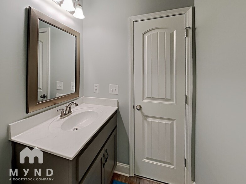 Building Photo - 54 Round Rock Cir NE