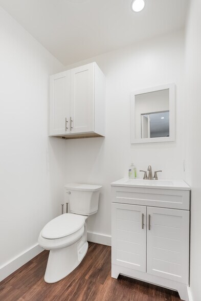 222 - 2509 W 73rd St