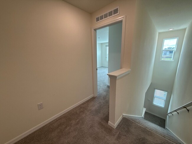 Building Photo - Beautiful Townhome Community Close to Everything!!