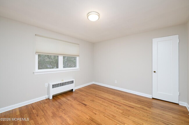 Building Photo - 66 Manor Dr
