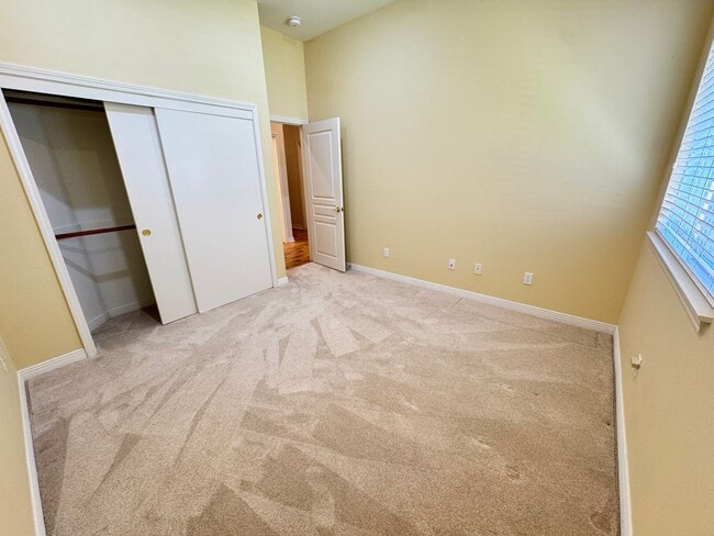 Building Photo - 1684 Blue Canyon St
