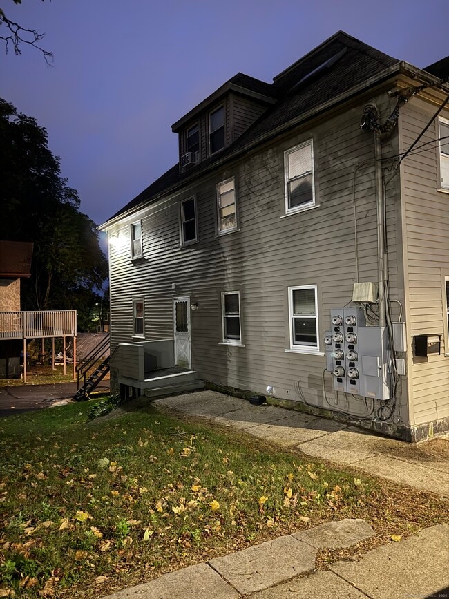 Primary Photo - 20 Garvin St