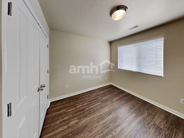 Building Photo - 456 Bountiful Way