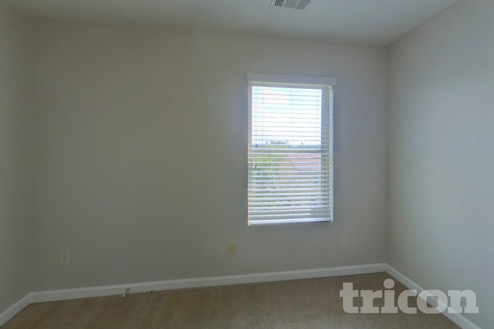 Building Photo - 438 Lake Ridge Ln