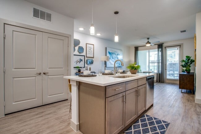 Building Photo - Vercanta at Burleson