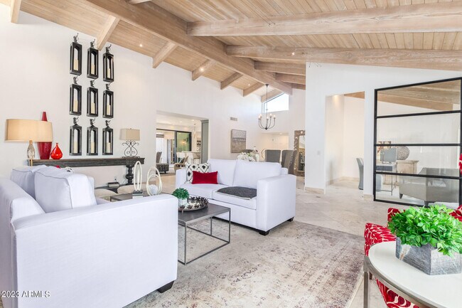 Building Photo - 4450 E Camelback Rd