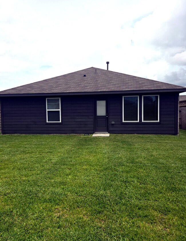 Building Photo - 3323 Silvery Bryum Dr