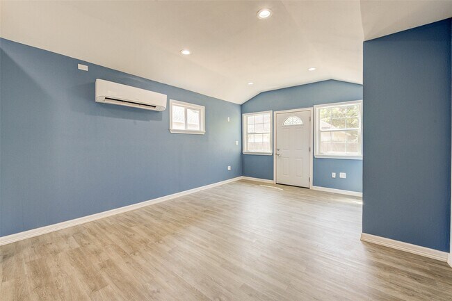 Building Photo - 8709 Knox St