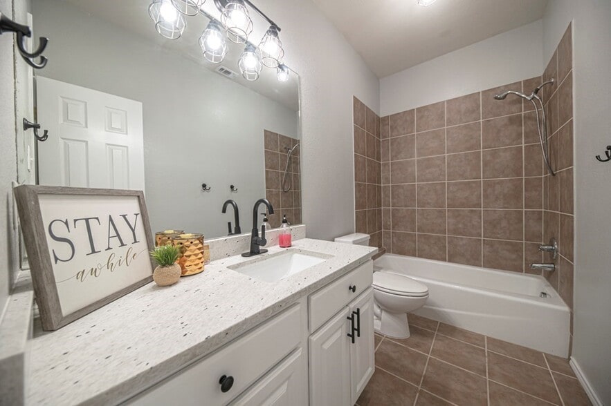 Guest bathroom - 2207 Medford Ct