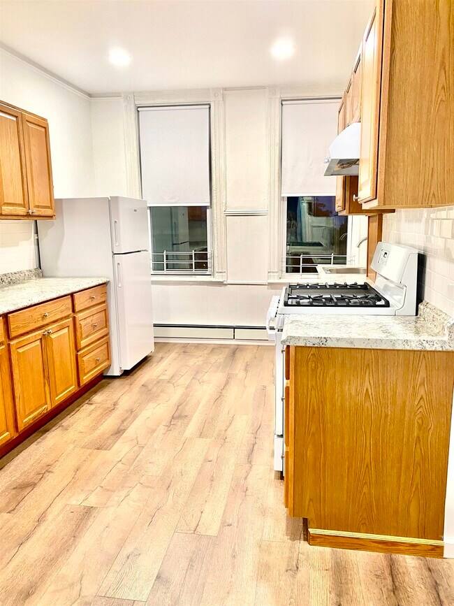 Building Photo - 46 Prescott St