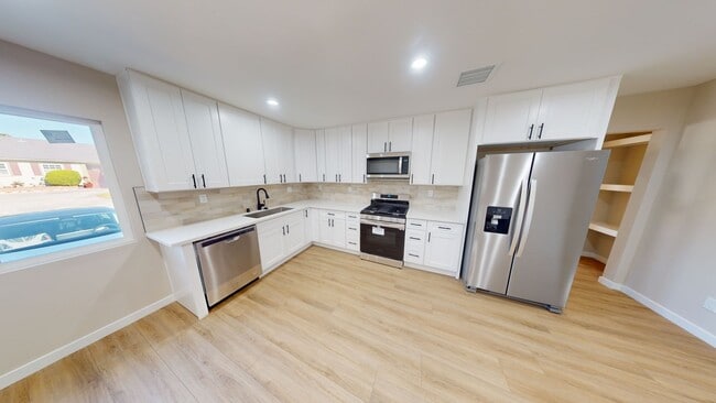 Building Photo - Newly Built 4 bedroom on Dorothy Way!
