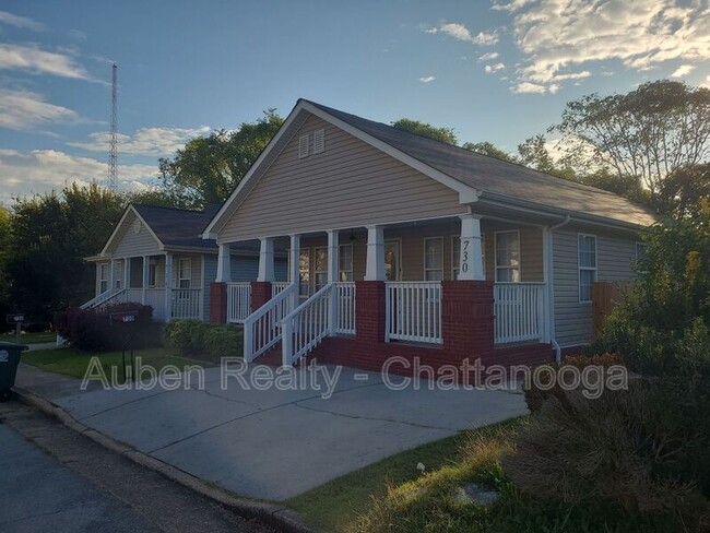 Primary Photo - 730 N Holly St