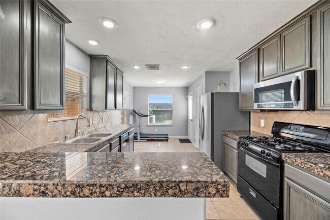 Building Photo - 10902 Tobar Falls Cir