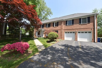 Building Photo - Luxurious Spacious and Bright , Gorgeous Potomac 6BR/4.5BA/2GAR Home - In Sought After Copenhaver