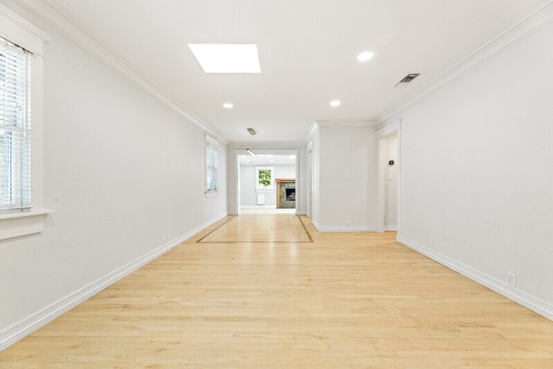 Building Photo - 5713 W 79th St