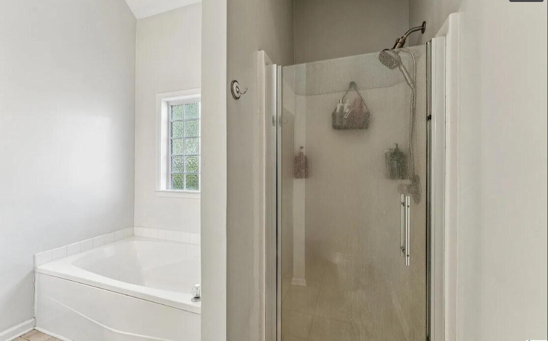 Building Photo - 2012 Ansley Dr