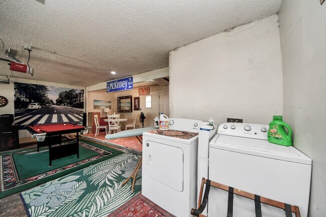 Building Photo - 17018 Water Oak Dr