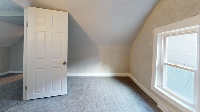 Building Photo - Clark / Fulton Area - 4 Bedrooms - Single ...