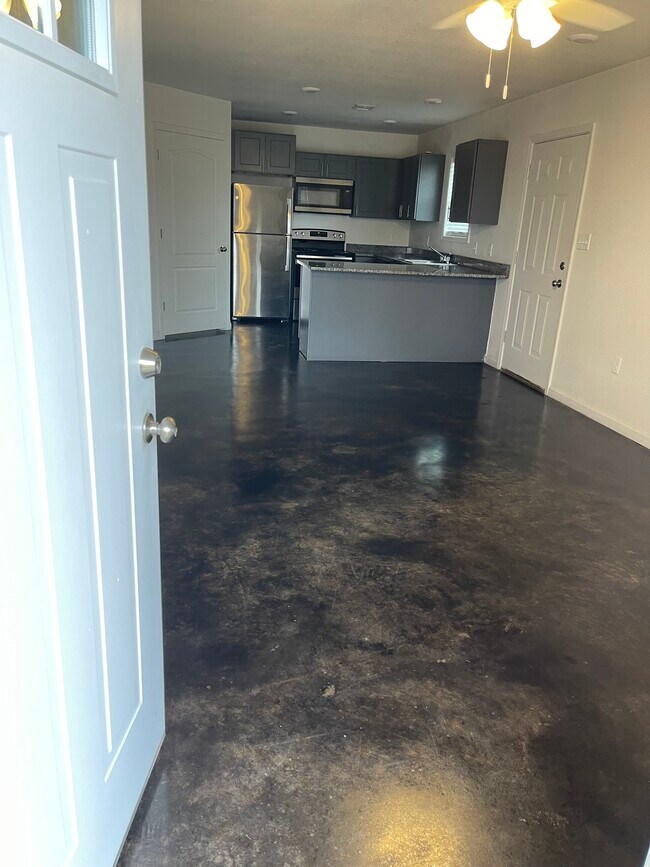 Building Photo - 5317 E Nettleton Ave