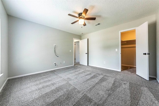 Building Photo - 3909 Spring Arbor Ct