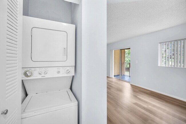 Building Photo - 6889 NW 173rd Dr