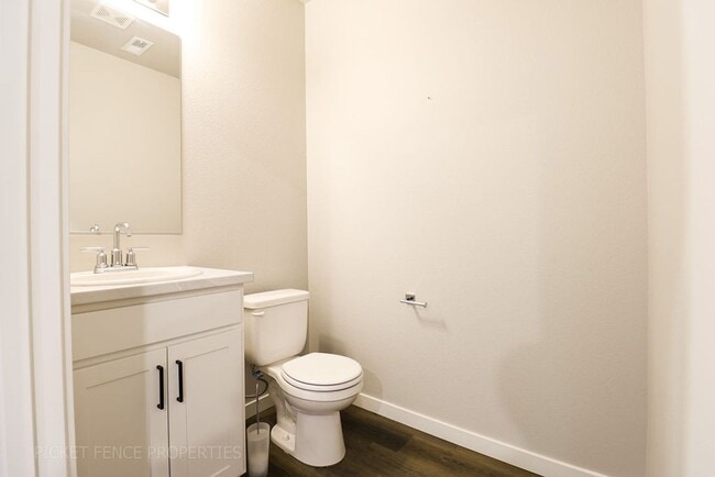 Building Photo - New Townhome in Downtown Johnstown