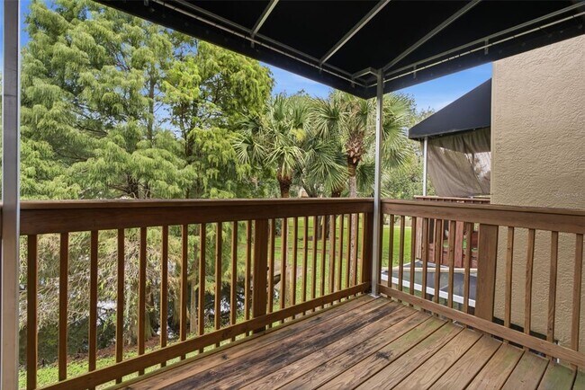 Building Photo - 3011 Pointeview Dr