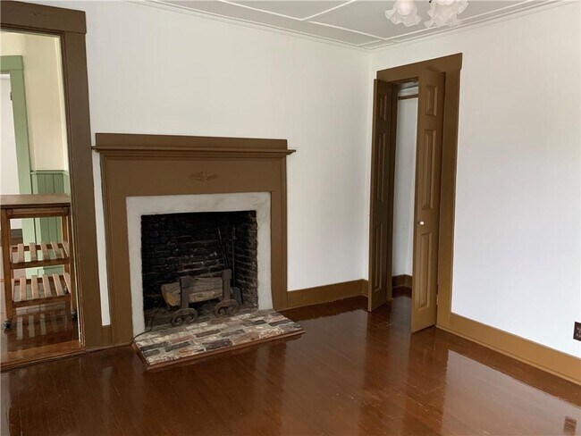 Building Photo - 47 Mill St