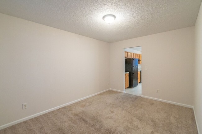 Building Photo - Spacious Home with Oversized Bedrooms & Op...