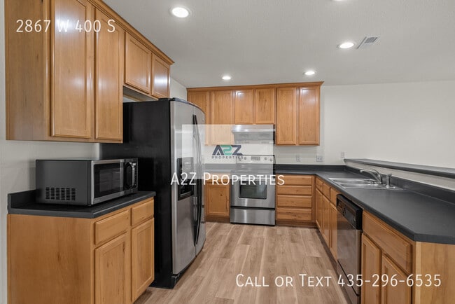 Building Photo - 2867 W 400 S