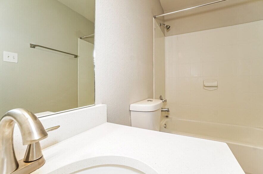 Building Photo - 11410 Sugar Bowl Dr