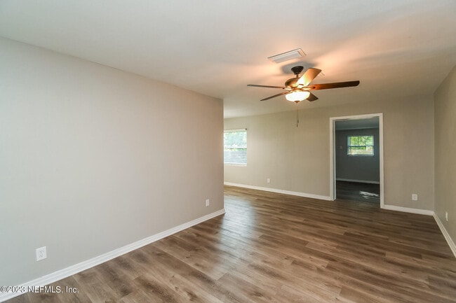 Building Photo - 5742 Norde Dr W