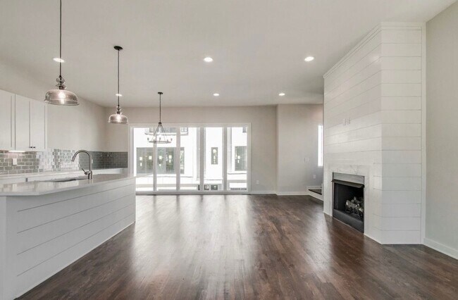 Building Photo - 227 Oceola Ave