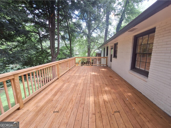 Building Photo - 812 Whelchel Dr