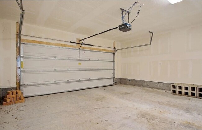 Building Photo - 10373 Shetland Dr