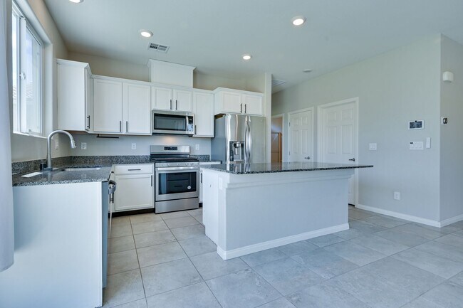 Building Photo - NW!! Solar!!  Gated!!  Bed and bath downst...
