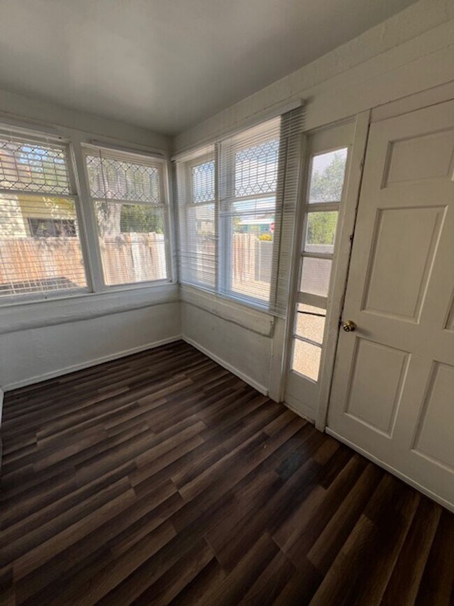 Building Photo - Can’t get any closer to Downtown Albuquerque, beautiful historic duplex!