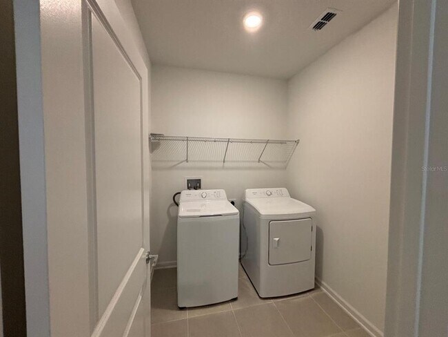 Building Photo - 6097 Meditation Dr