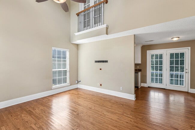 Building Photo - 123 River Oaks Dr