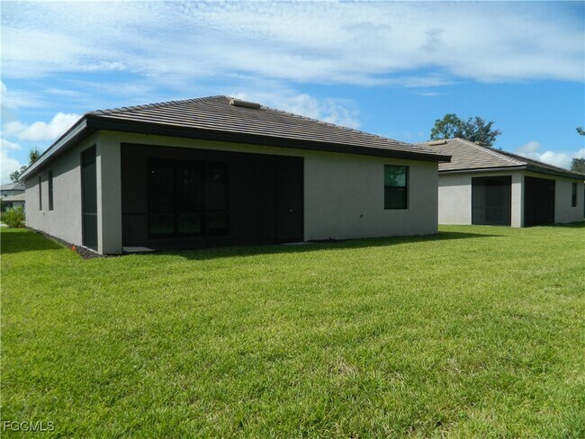 Building Photo - 14335 Winding Cedar Wy